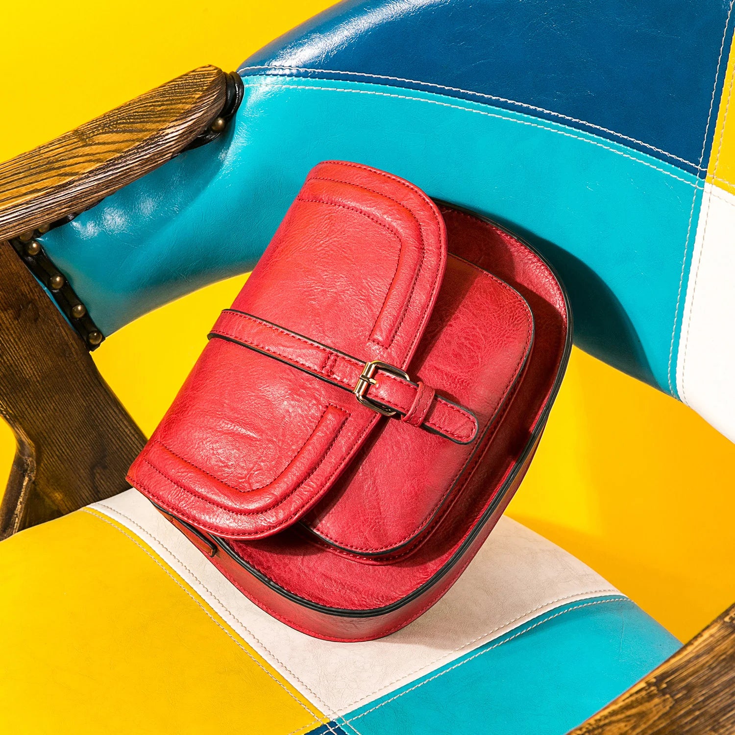 Besty Bewildered Crossbody Bag for Women Small Satchel and Shoulder Bag Vintage Saddle Vegan Leather