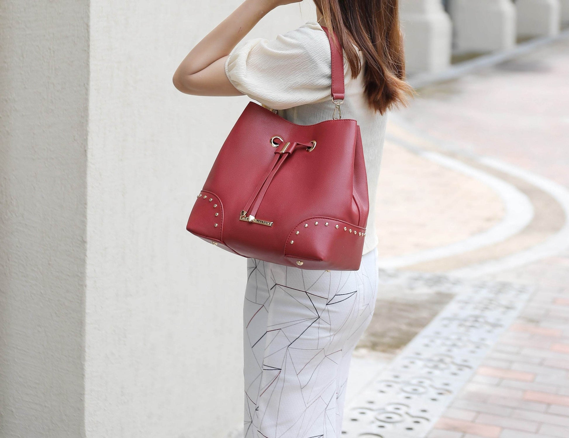 Callie Solid Bucket Bag with matching Wallet - Dressect