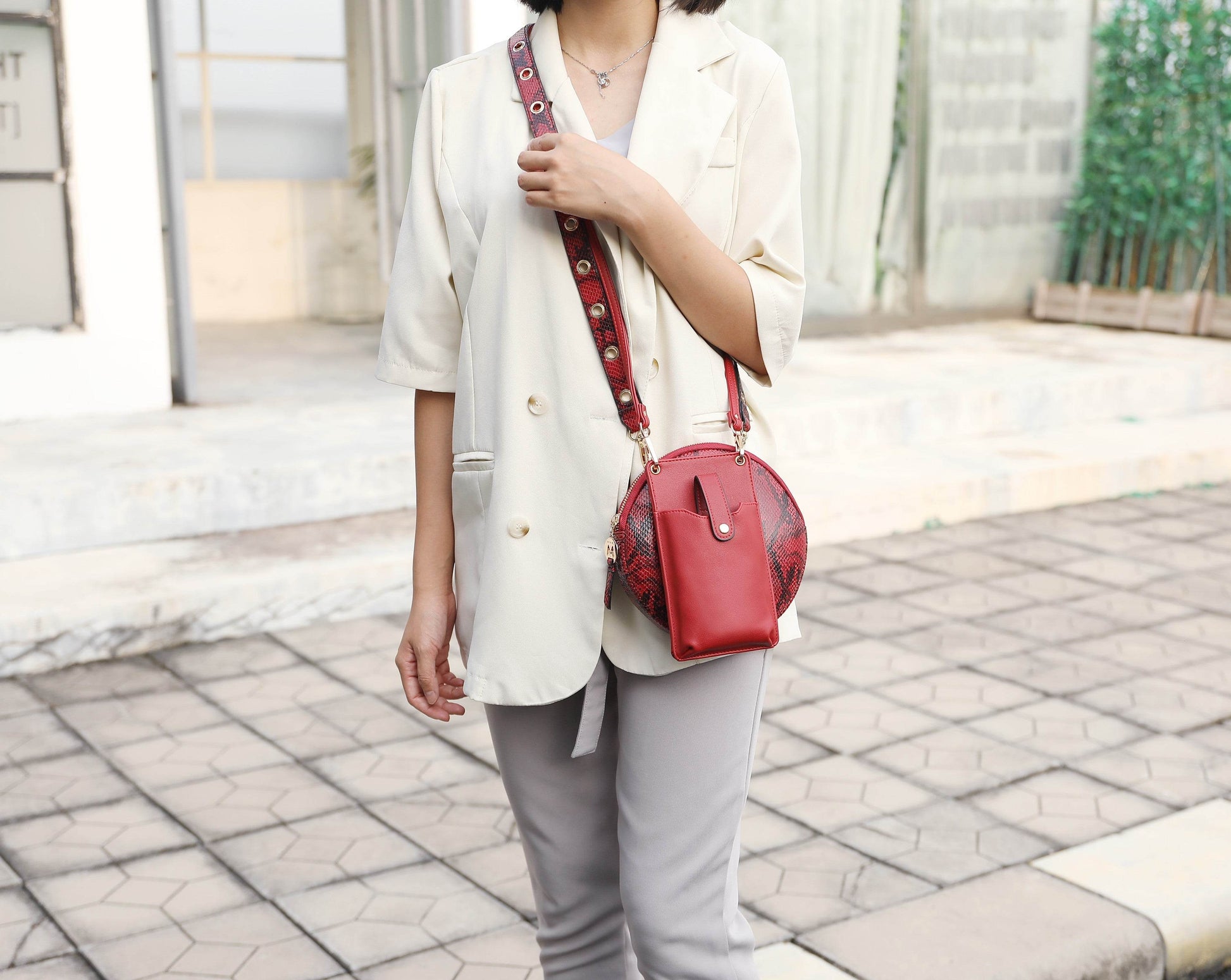 Hailey Smartphone Convertible Crossbody Bag - Dressect
