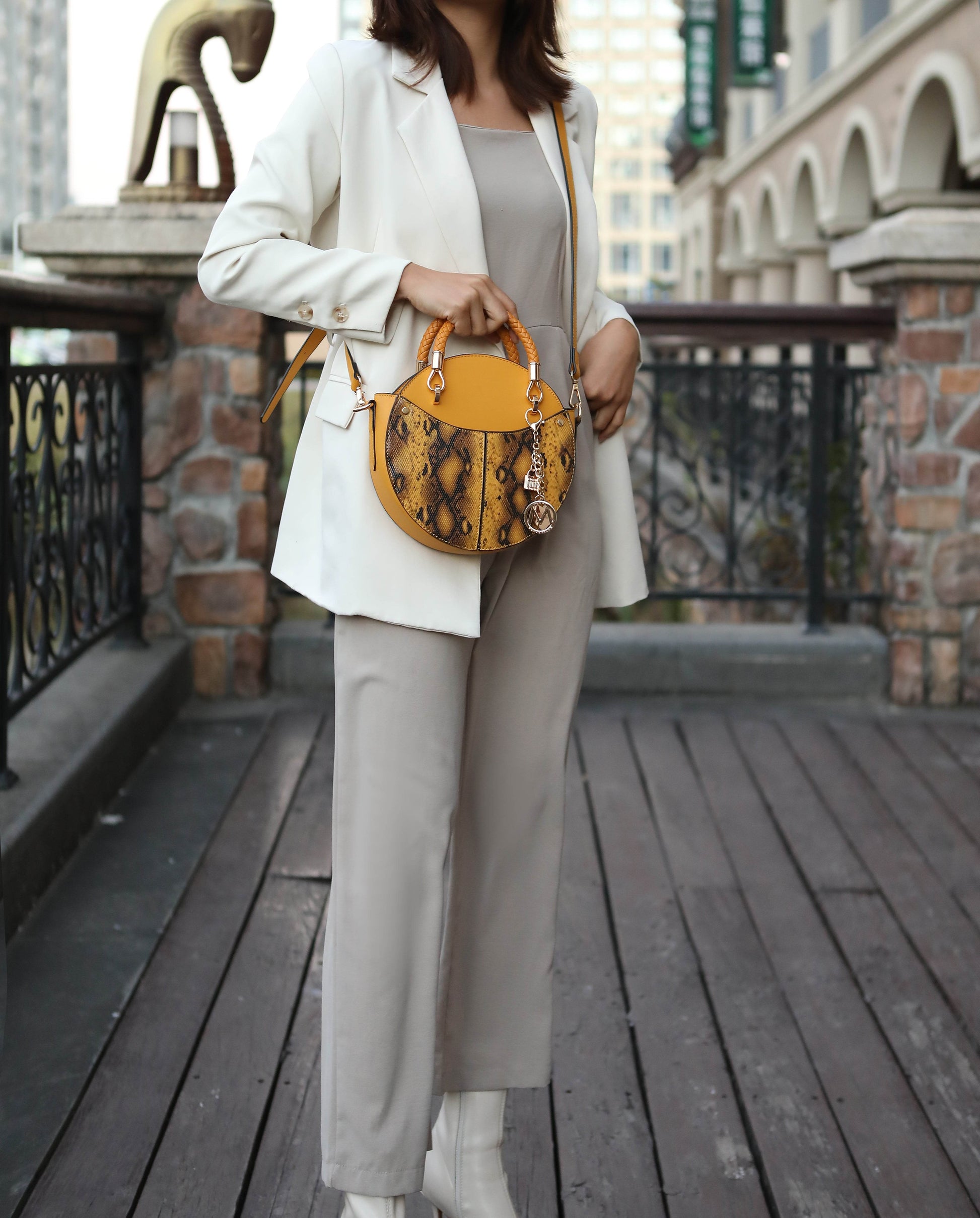 Camille Faux Snakeskin Vegan Leather Women Round Crossbody Bag - Dressect